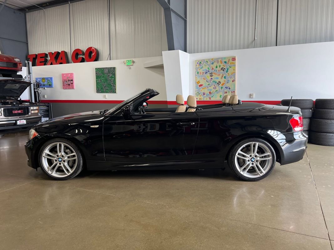 Used 2013 BMW 135i Convertible image 36