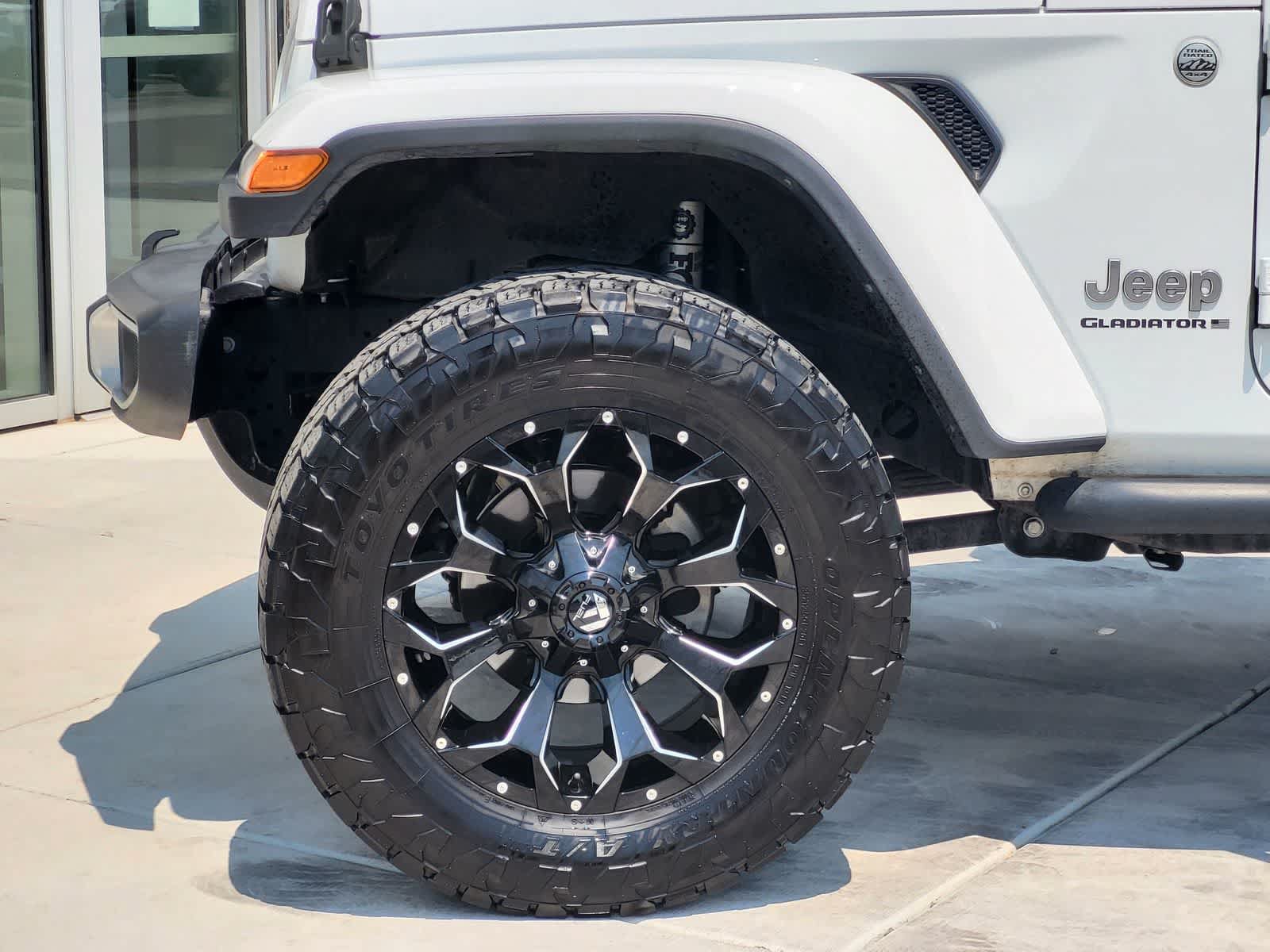 Used 2023 Jeep Gladiator Overland w/ Popular Equipment Package AWD/4WD image 8
