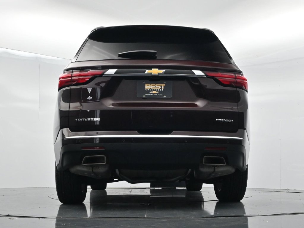 Used 2023 Chevrolet Traverse Premier FWD image 31
