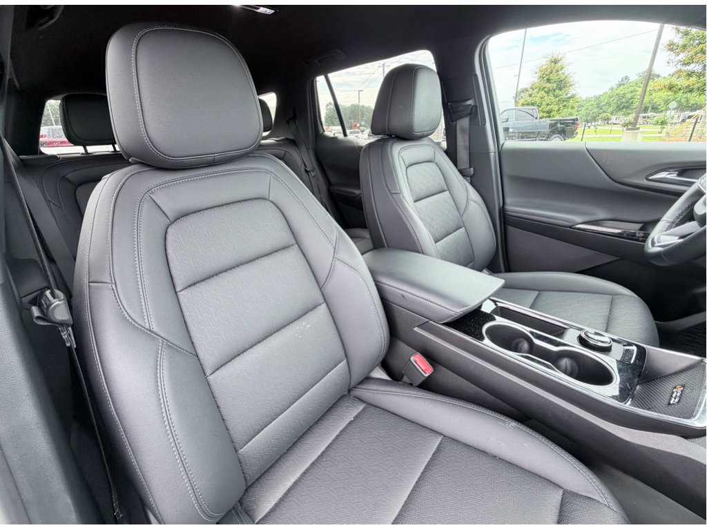 Used 2026 Chevrolet Equinox LT w/ Convenience Package II FWD image 24