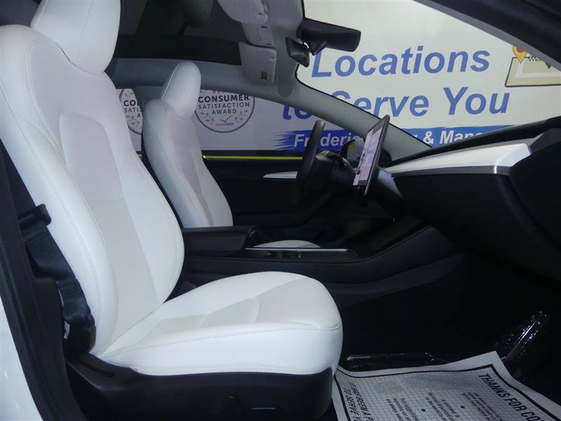 Used 2023 Tesla Model 3 Standard Range RWD image 2