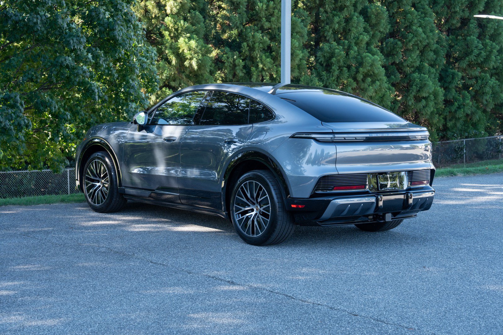 New 2026 Porsche Cayenne Electric Coupe AWD/4WD image 3