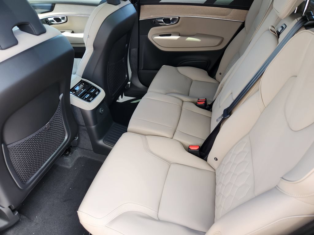 New 2026 Volvo XC90 T8 Plus w/ Protection Package Premier AWD/4WD image 20