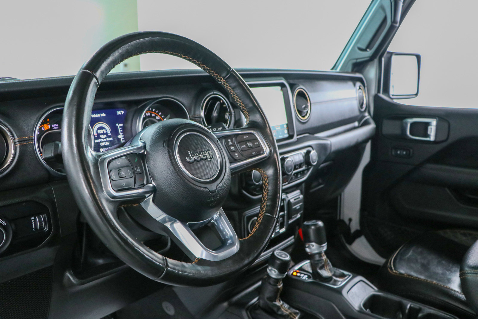 Used 2023 Jeep Wrangler Unlimited Sahara AWD/4WD image 24