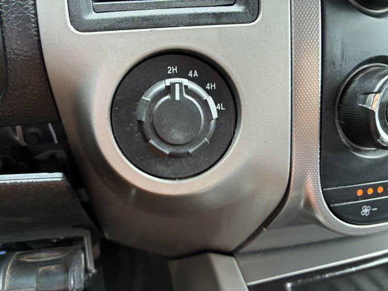 Used 2015 Ford Expedition XLT AWD/4WD image 10