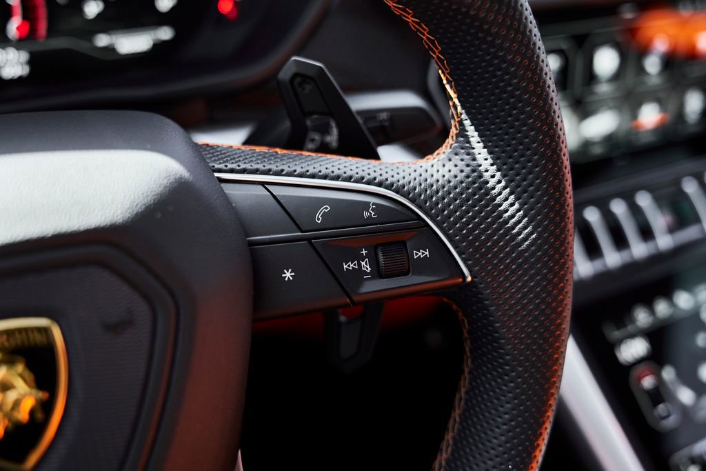 Used 2022 Lamborghini Urus AWD/4WD image 60