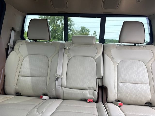 Used 2019 RAM 1500 Laramie AWD/4WD image 14