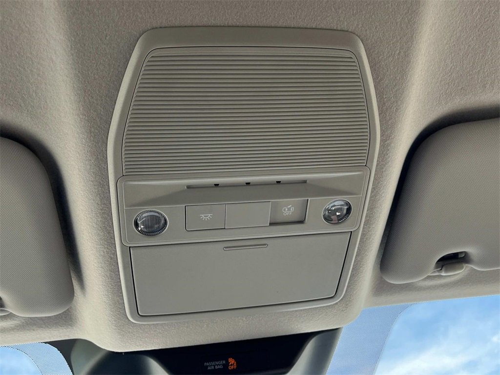 New 2025 Nissan Kicks SR image 33