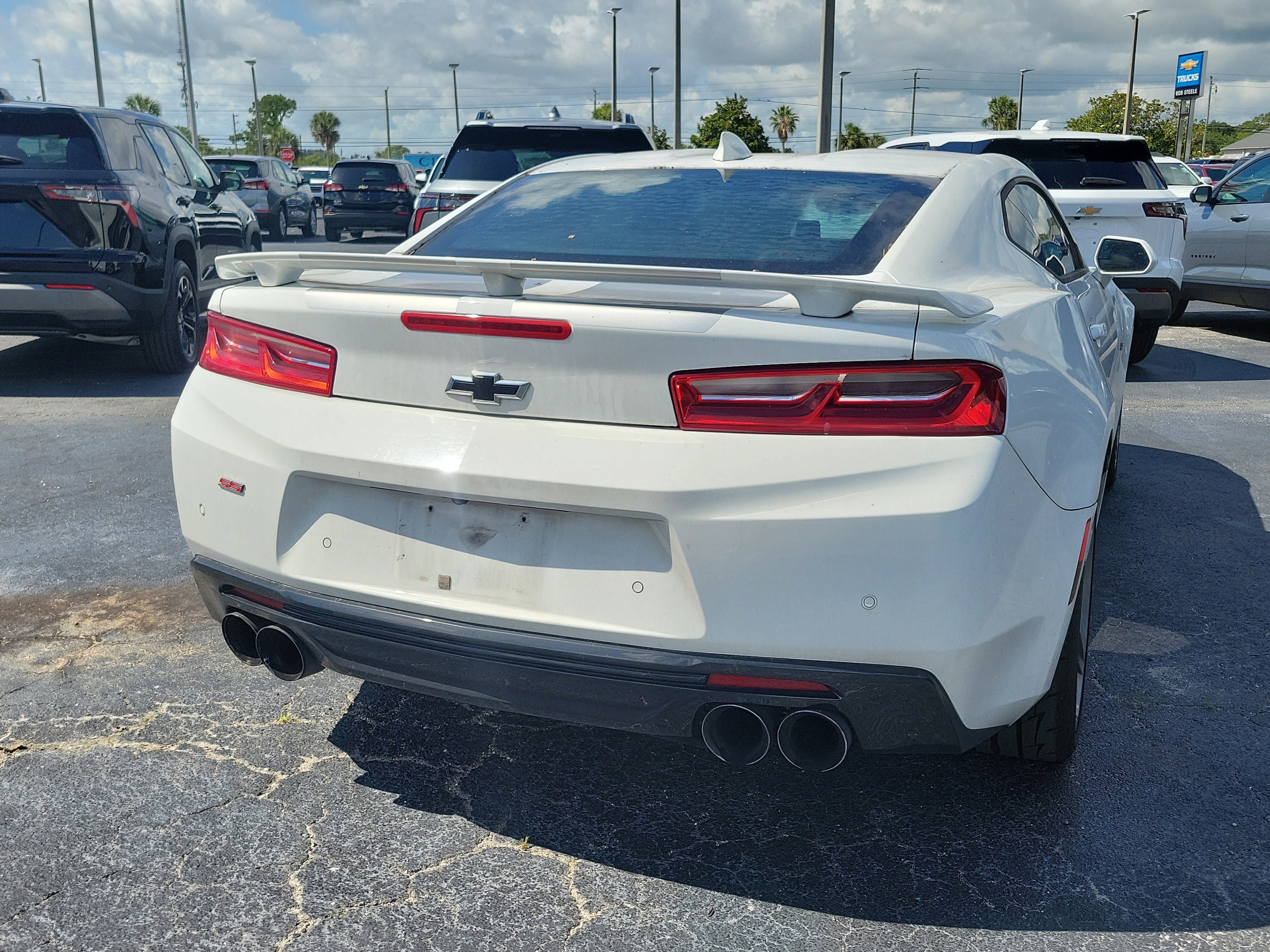 Used 2017 Chevrolet Camaro SS RWD image 9