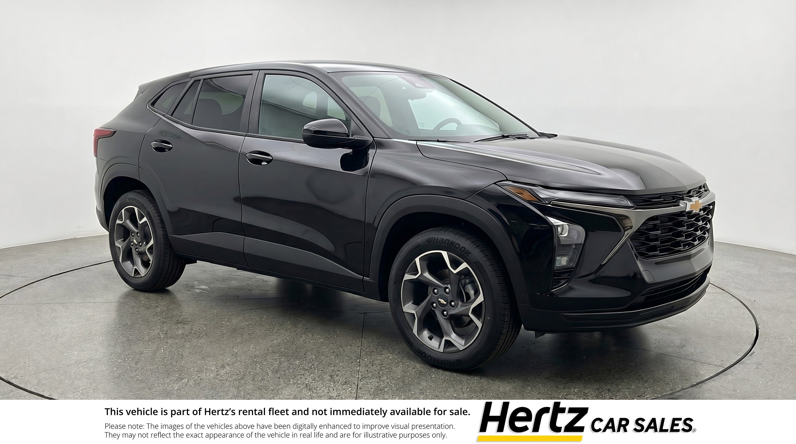 Used 2025 Chevrolet Trax LT FWD image 1