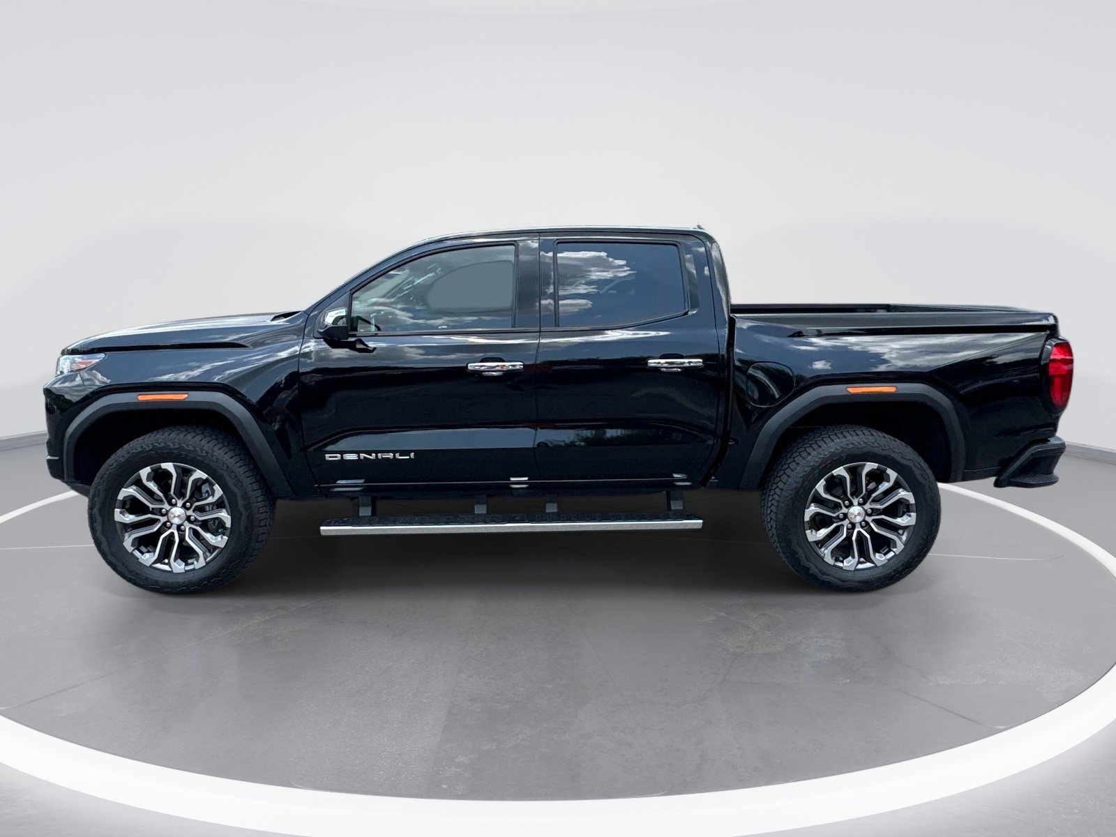 Used 2026 GMC Canyon Denali AWD/4WD image 5