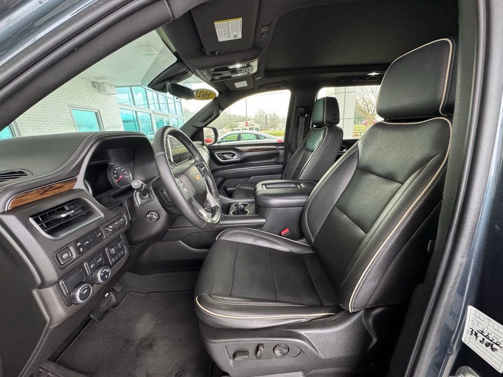 Used 2021 Chevrolet Suburban Premier w/ Premium Package image 13