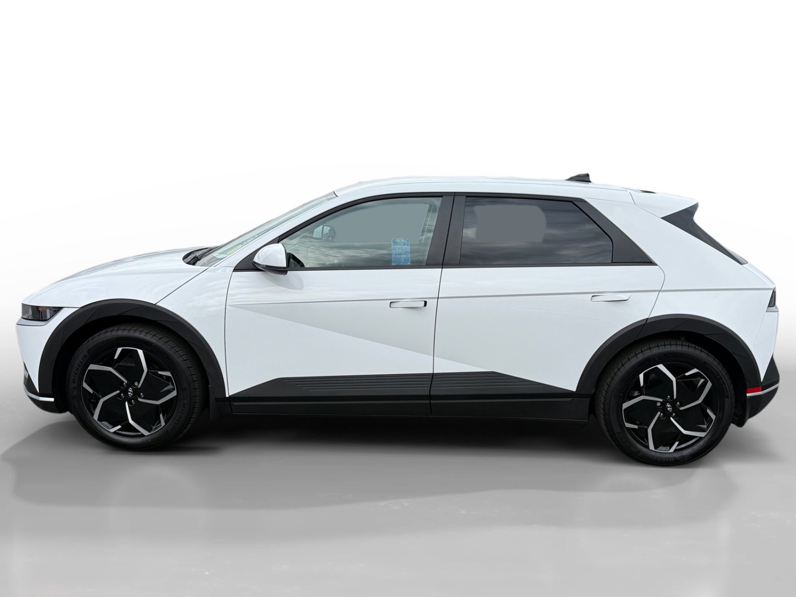 Certified 2024 Hyundai Ioniq 5 SEL image 2