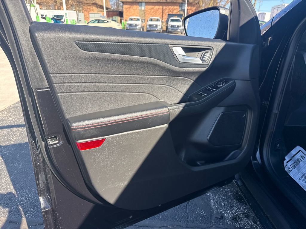 Used 2023 Ford Escape ST-Line image 26