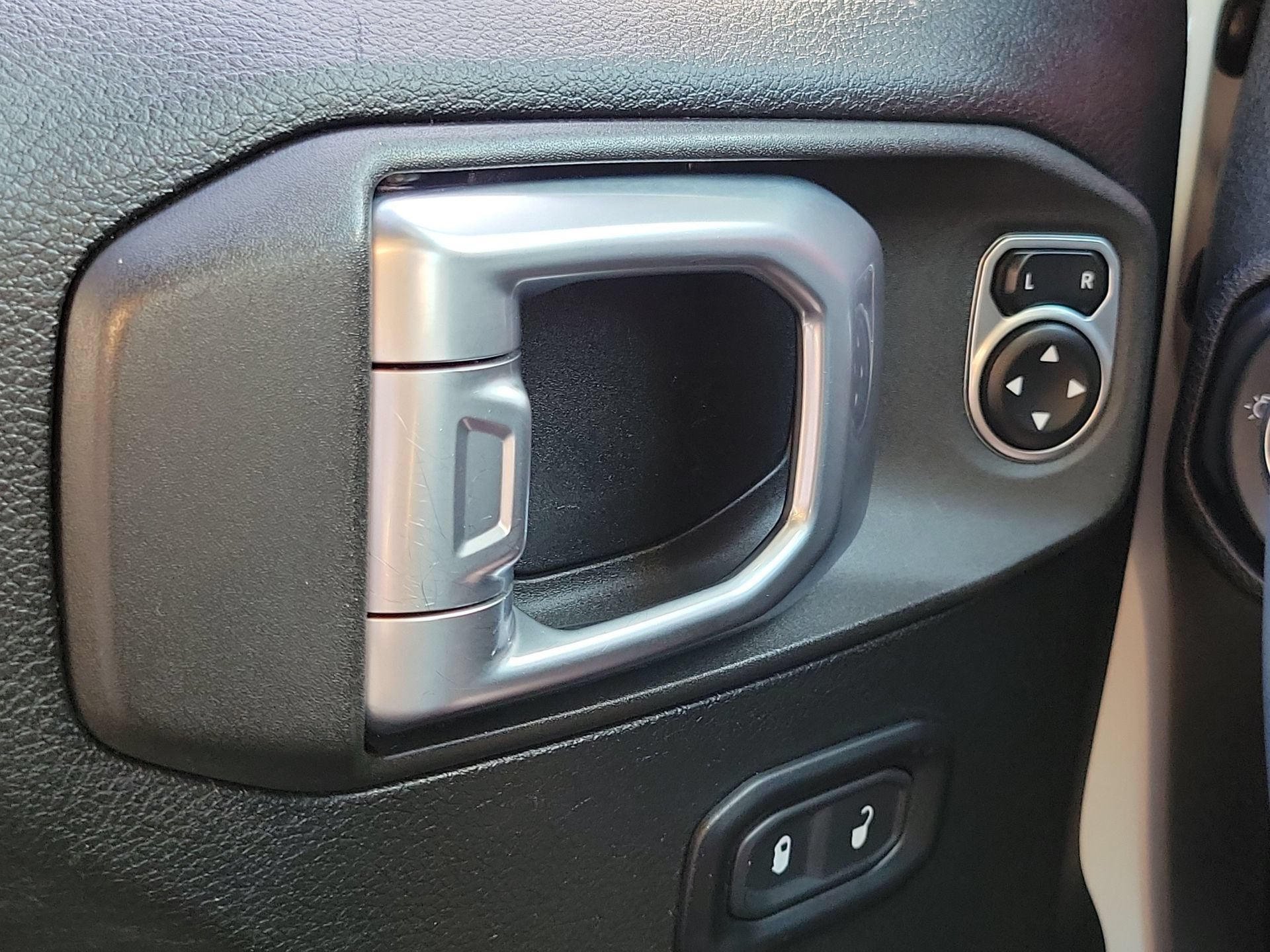 Certified 2020 Jeep Gladiator Rubicon AWD/4WD image 15