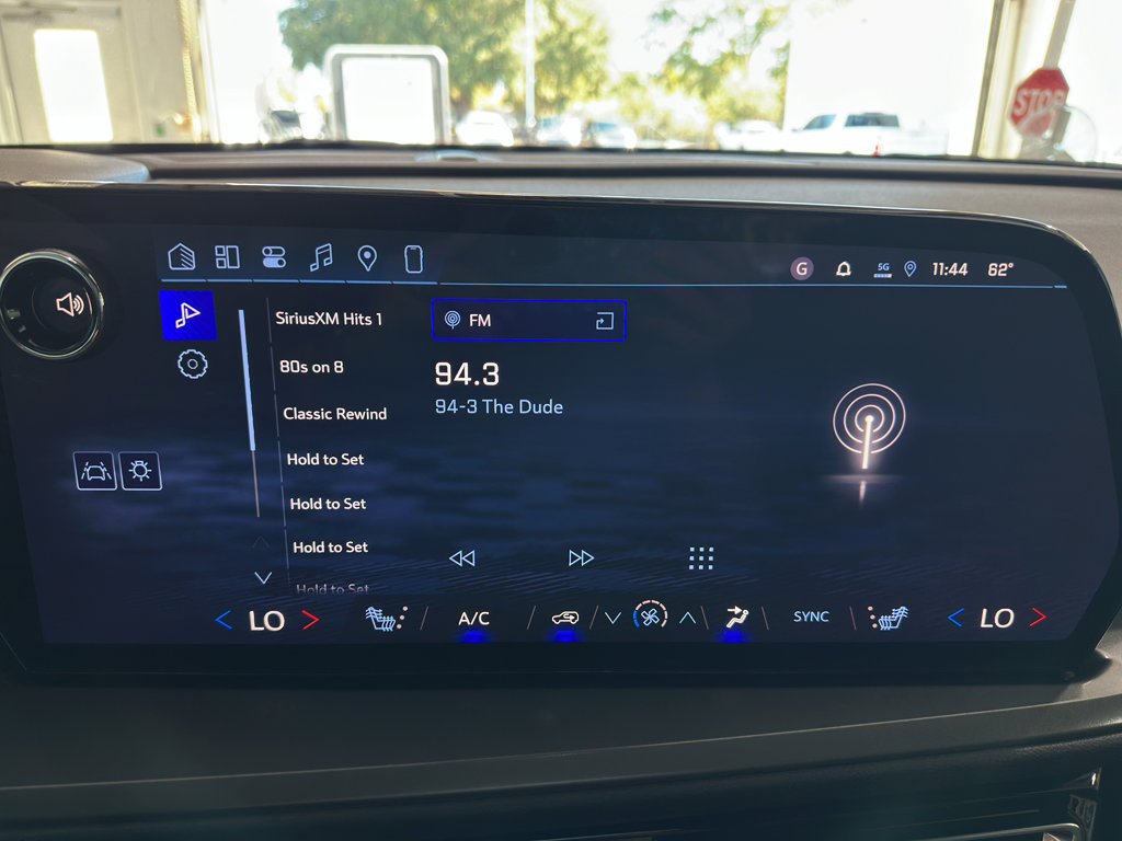 New 2026 Chevrolet Traverse LT w/ Midnight/Sport Edition image 18