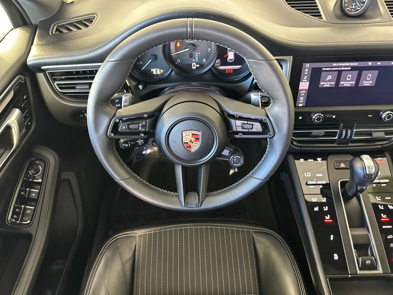 Certified 2023 Porsche Macan Turbo AWD/4WD image 16