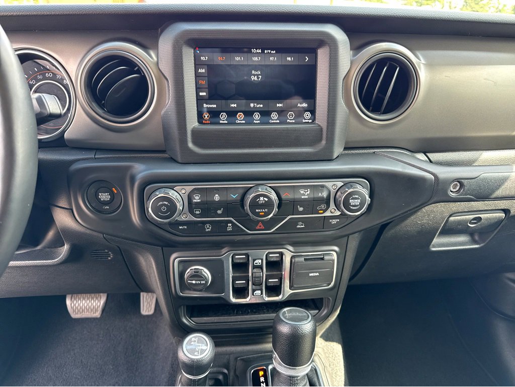 Certified 2022 Jeep Gladiator Willys image 22