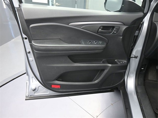 Used 2023 Honda Passport EX-L image 17