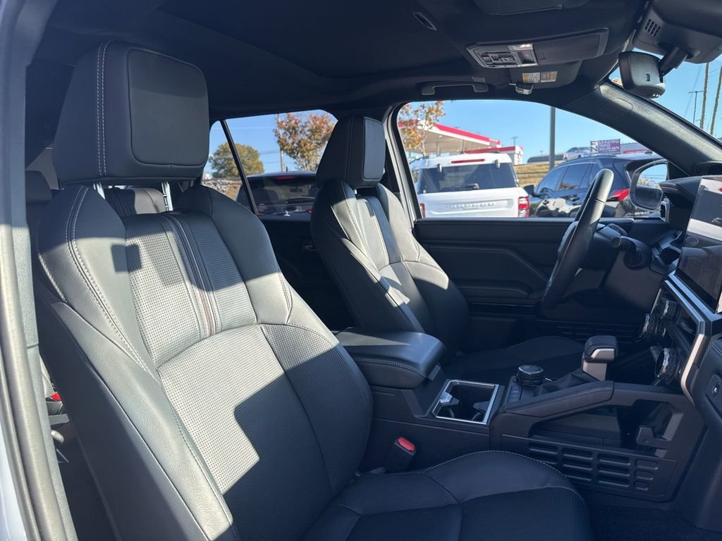 Used 2025 Toyota 4Runner Limited image 18