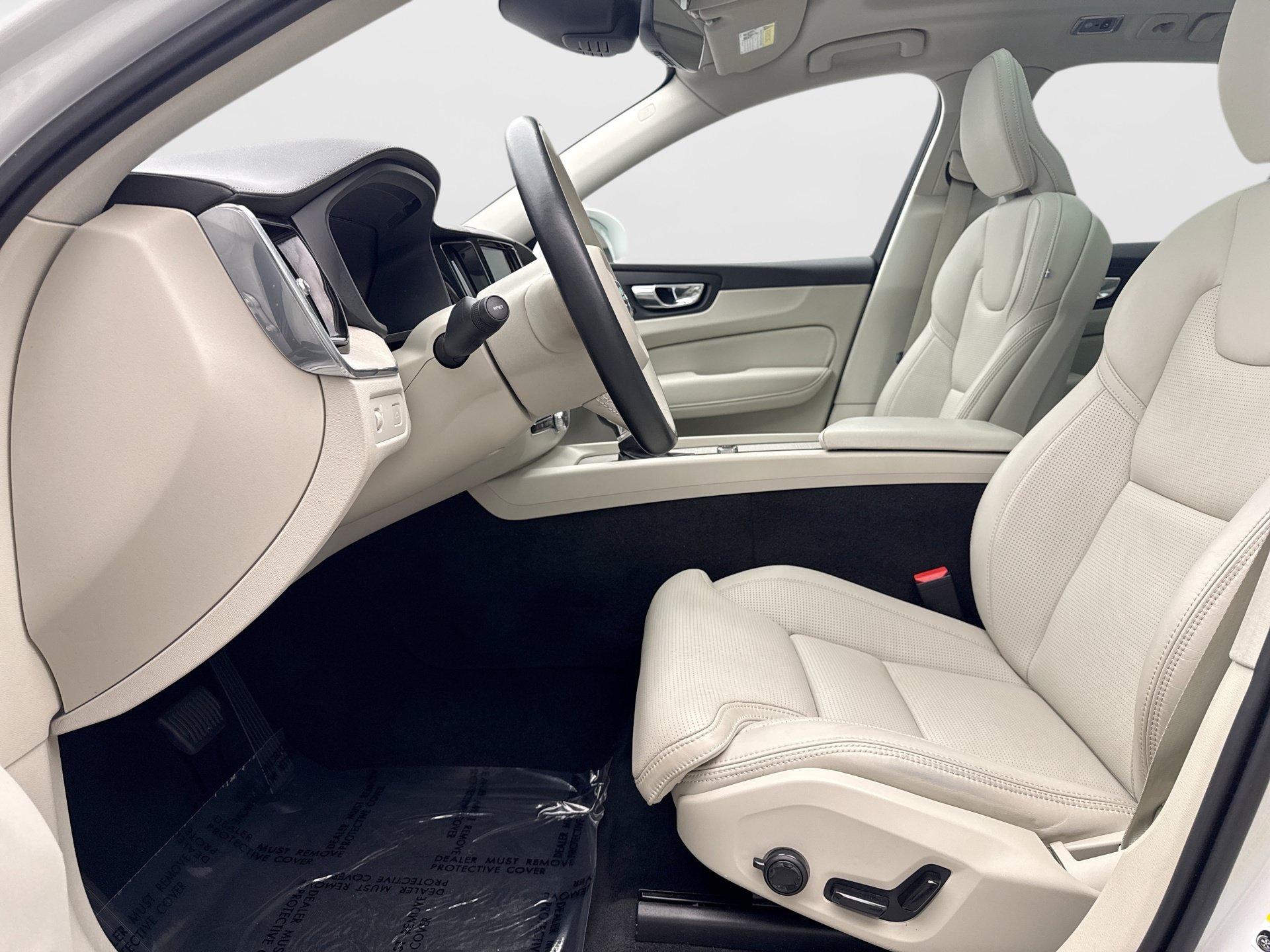 Used 2021 Volvo XC60 T5 Inscription w/ Climate Package AWD/4WD image 11