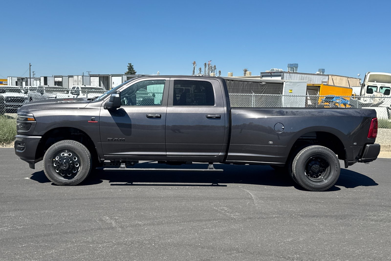 New 2026 RAM 3500 Laramie AWD/4WD image 6