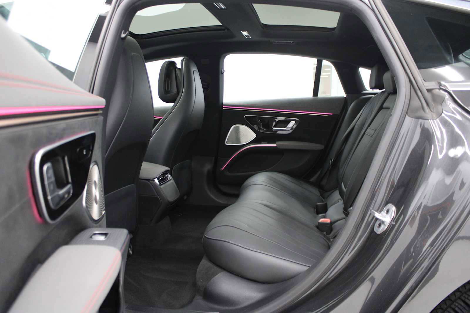 Used 2022 Mercedes-Benz EQS 580 EQS 580 image 37