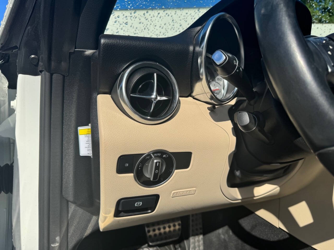 Used 2014 Mercedes-Benz SLK 250 image 13