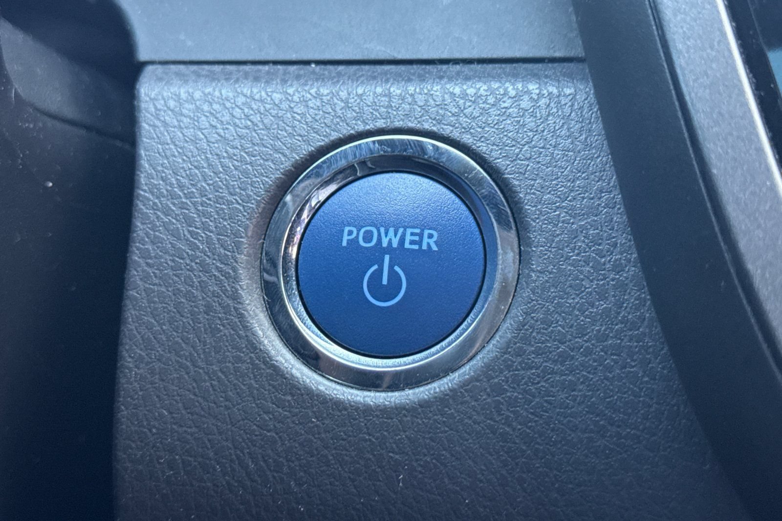 Used 2021 Toyota Camry SE w/ Cold Weather Package FWD image 34