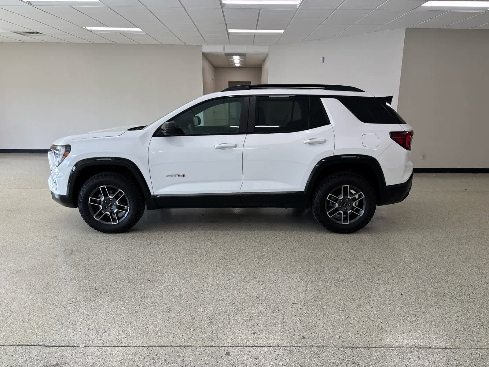 Used 2026 GMC Terrain AT4 image 8