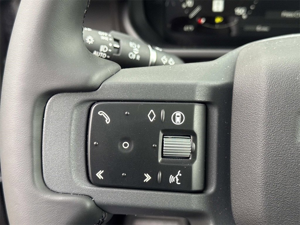 New 2026 Land Rover Defender 110 X-Dynamic SE image 28