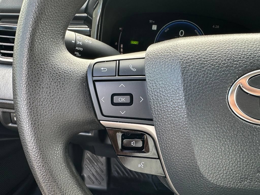 Used 2025 Toyota Camry LE w/ Convenience Package FWD image 14