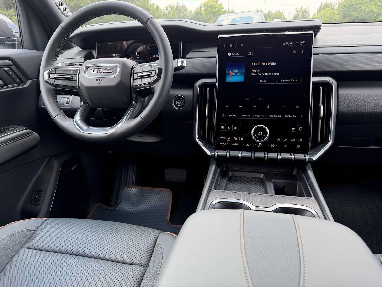 New 2026 GMC Acadia AT4 w/ Luxury Package AWD/4WD image 3