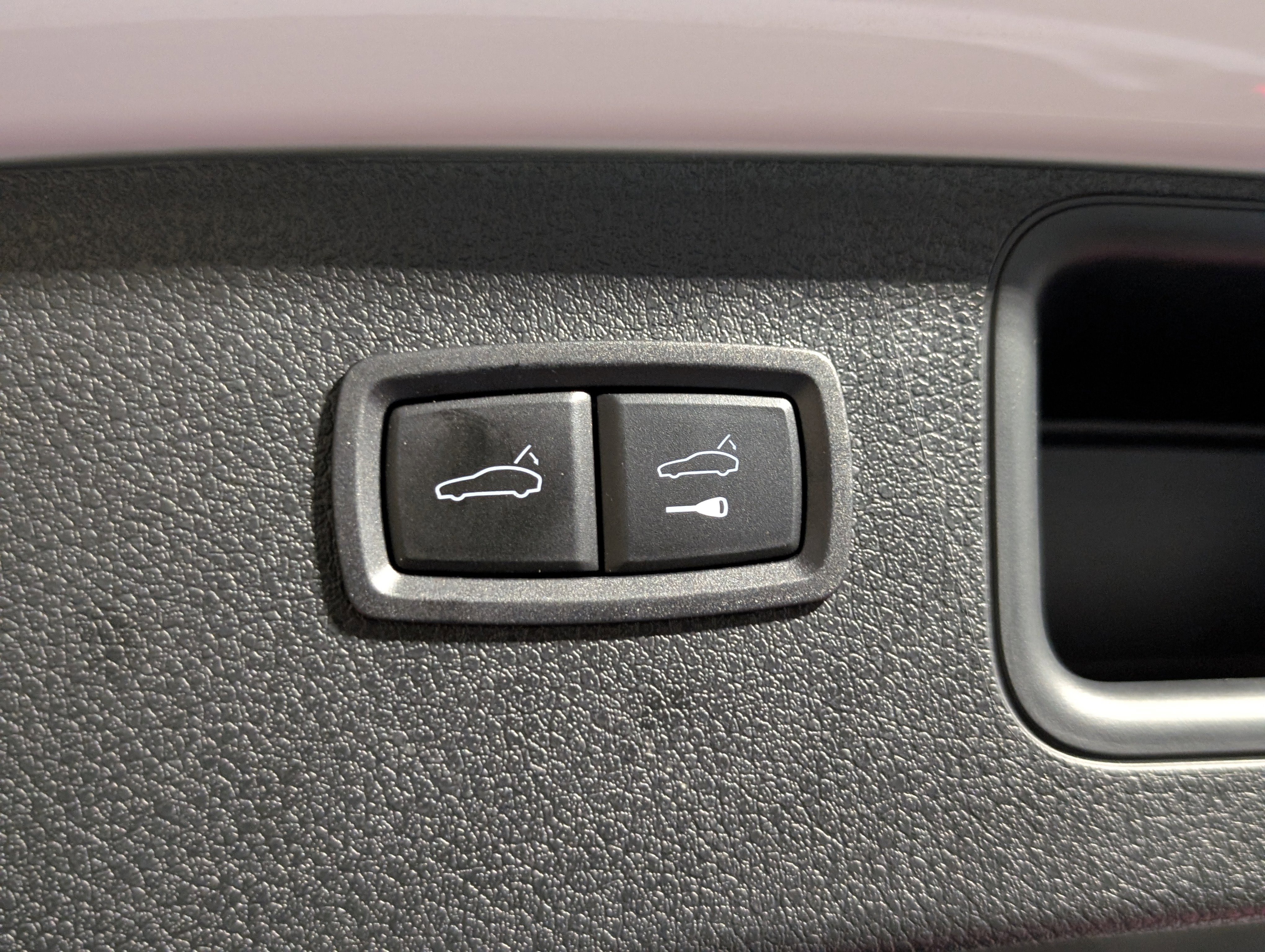 Certified 2023 Porsche Macan S AWD/4WD image 27