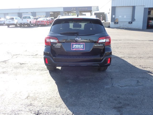 Used 2018 Subaru Outback 2.5i Touring AWD/4WD image 3