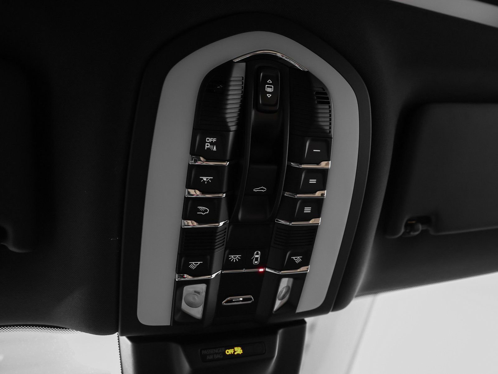 New 2026 Porsche Macan image 40