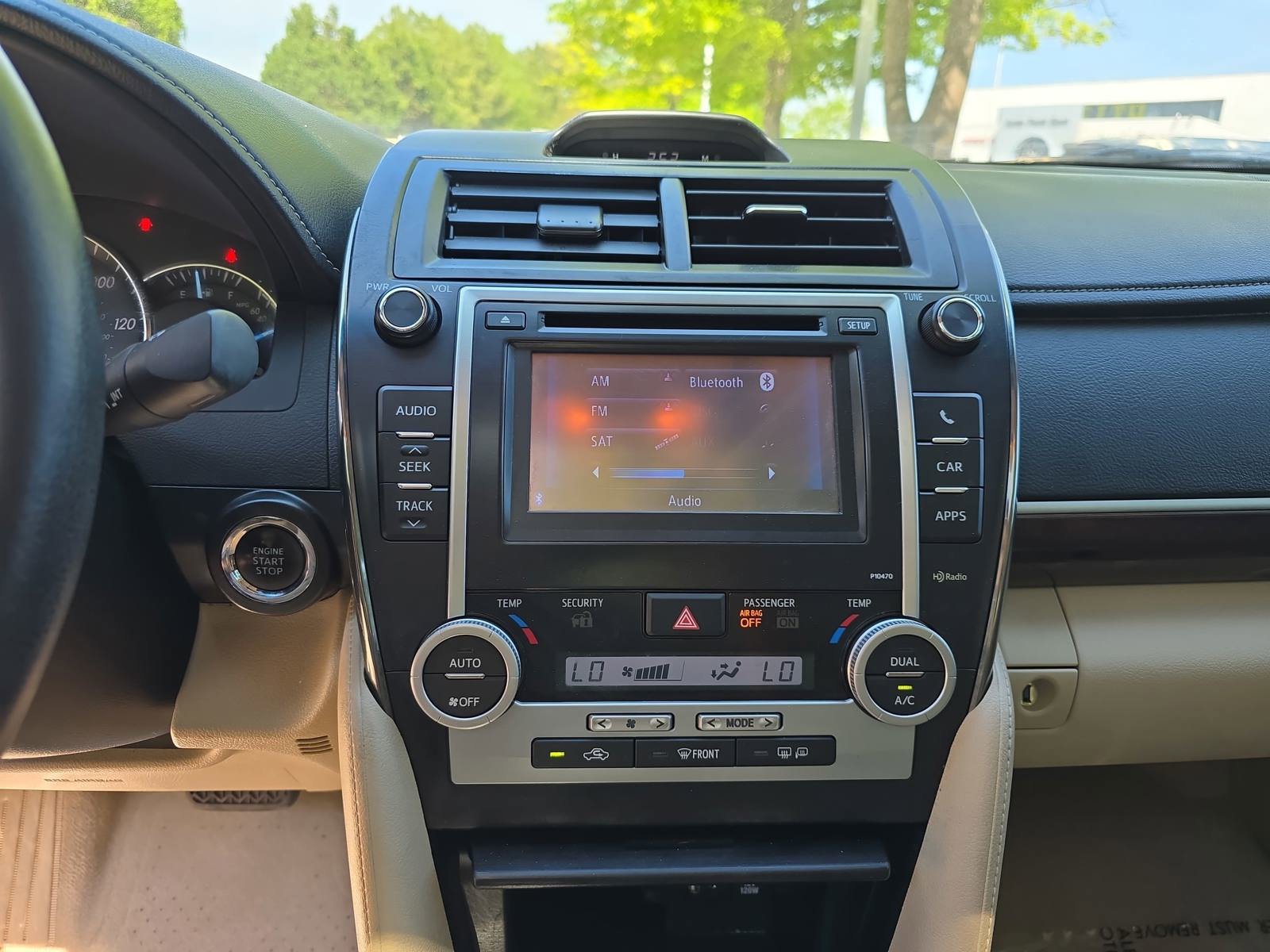 Used 2013 Toyota Camry XLE w/ Leather Pkg image 24