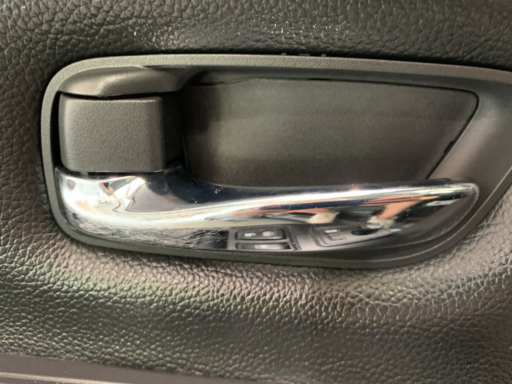 Used 2022 Nissan Titan SV RWD image 24