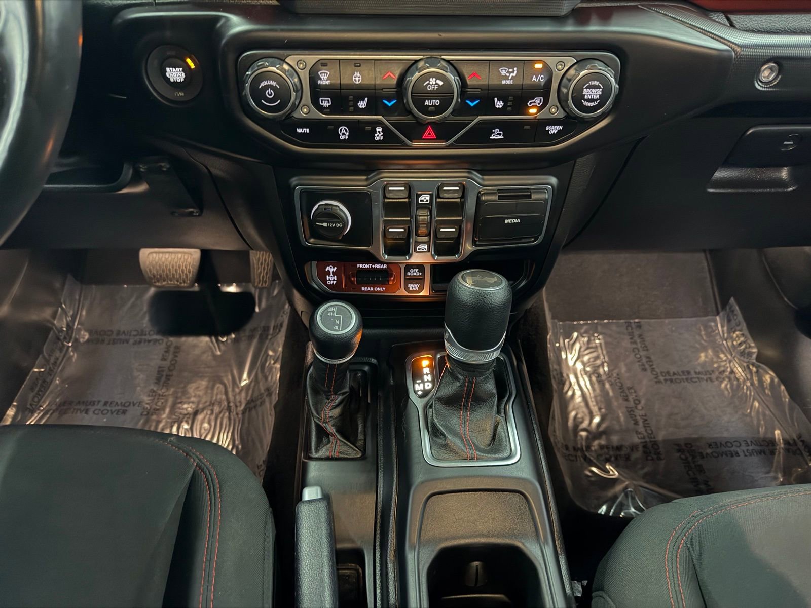 Used 2021 Jeep Wrangler Unlimited Rubicon w/ Cold Weather Group image 16