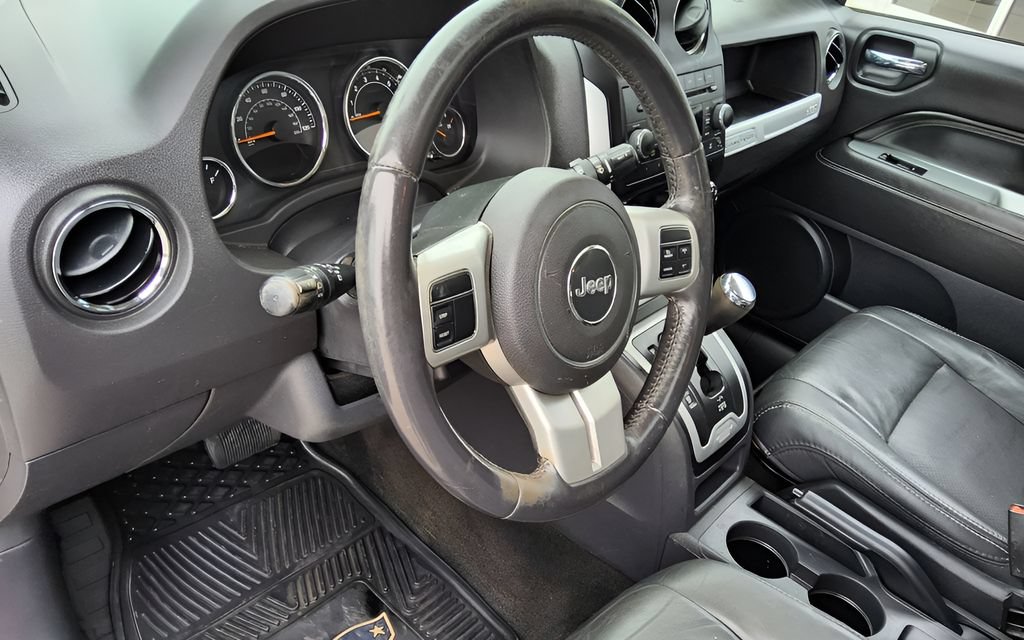 Used 2016 Jeep Compass High Altitude AWD/4WD image 16