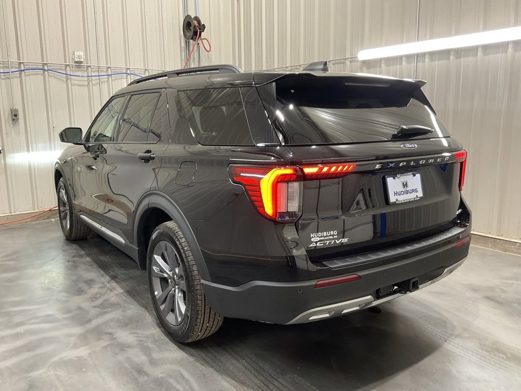 Used 2025 Ford Explorer Active w/ Active Comfort Package image 22