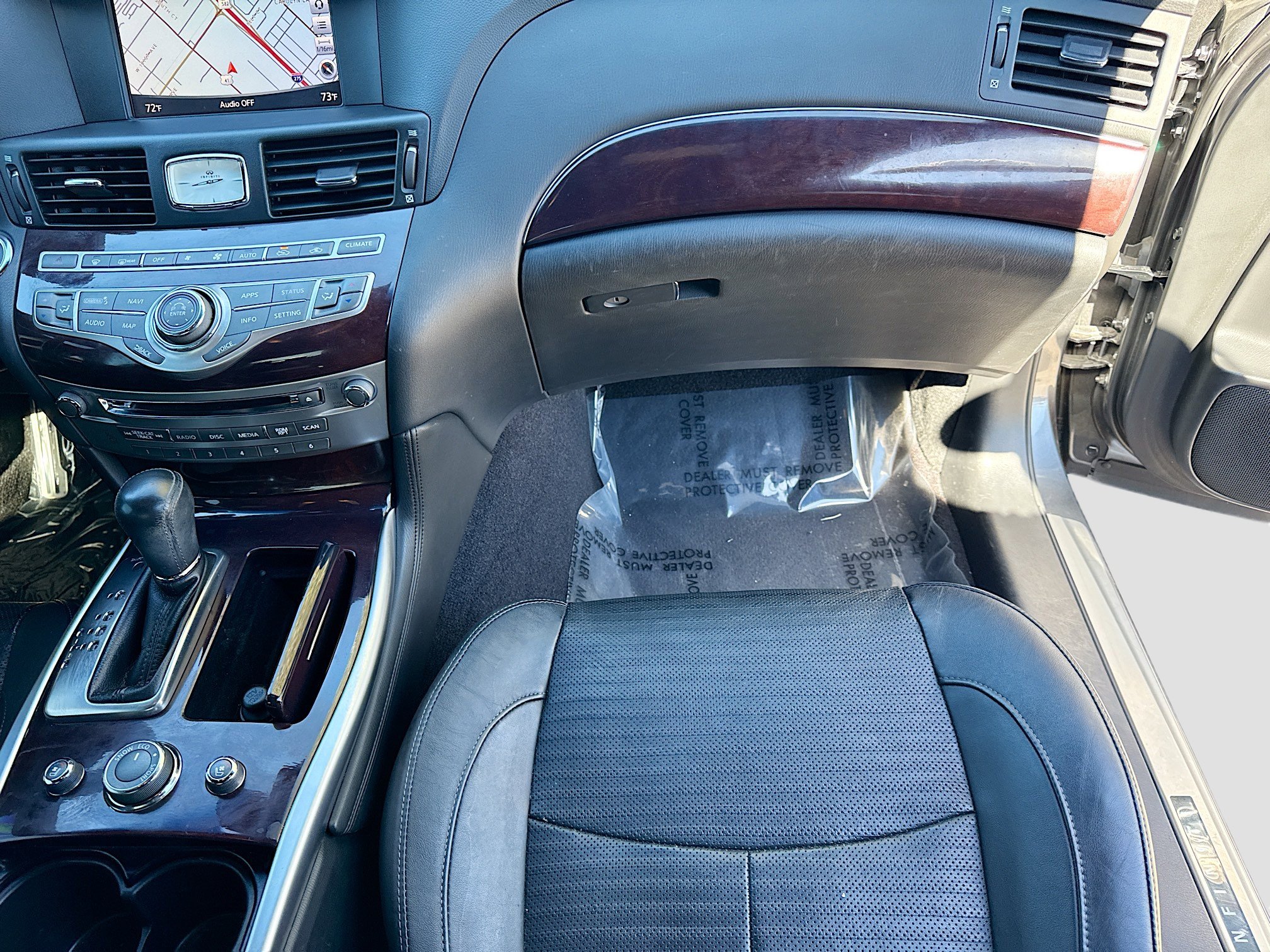 Used 2019 INFINITI Q70 Luxe w/ Sport Package image 17