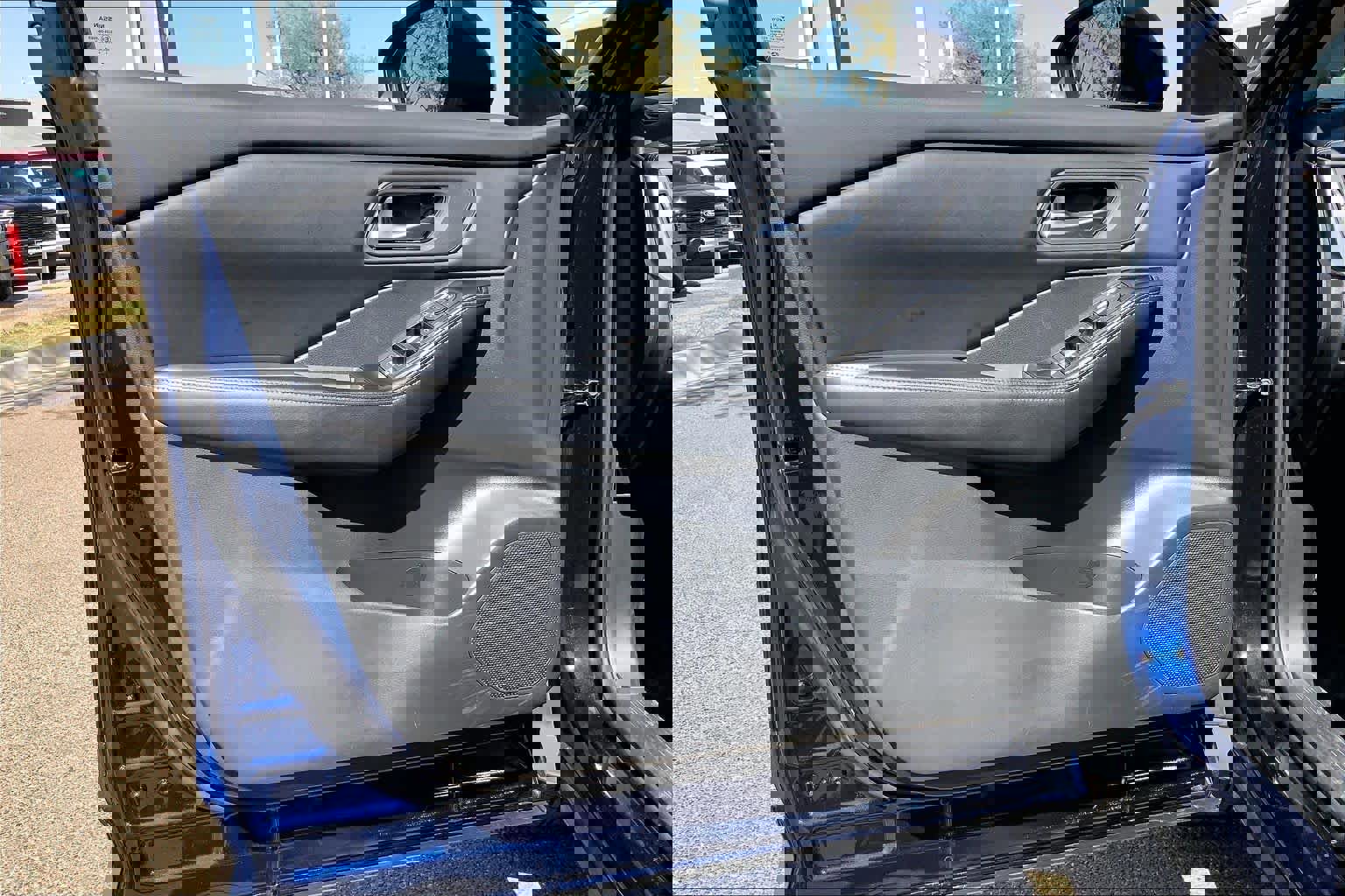 Used 2024 Nissan Rogue SV image 22