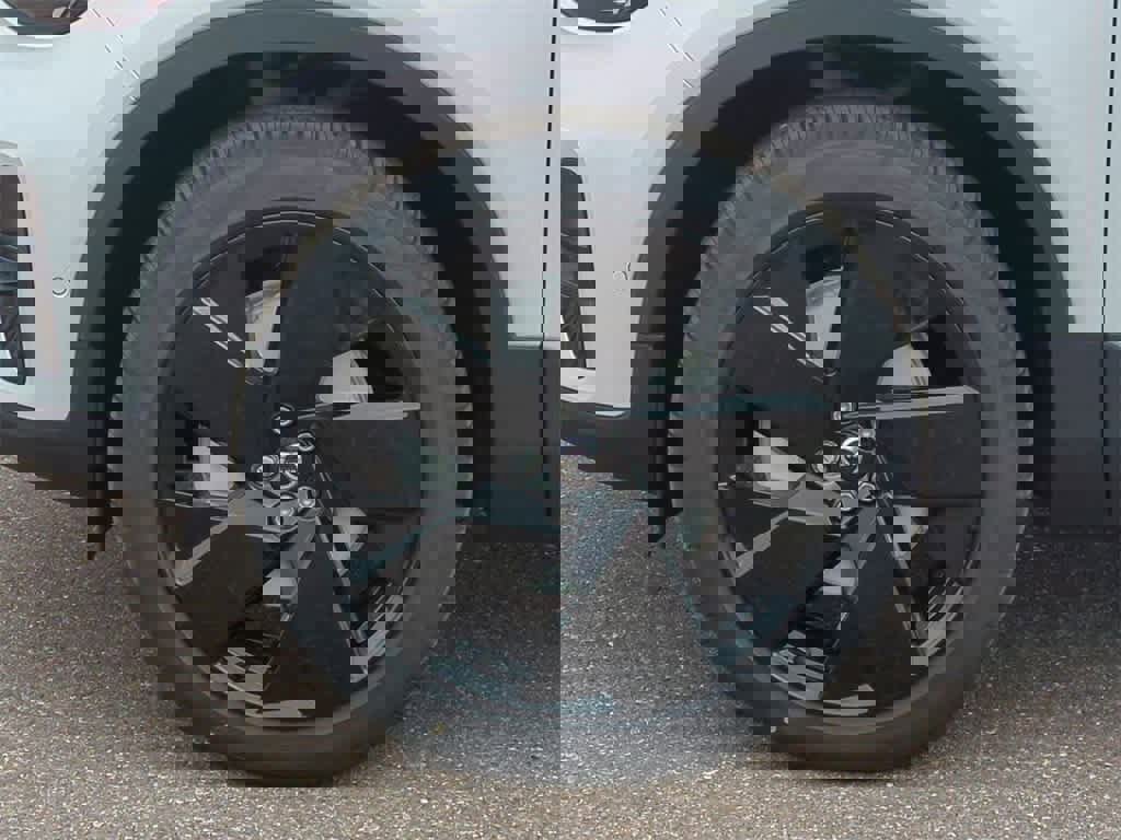 New 2026 Volvo XC40 B5 Ultra w/ Protection Package Premier image 13