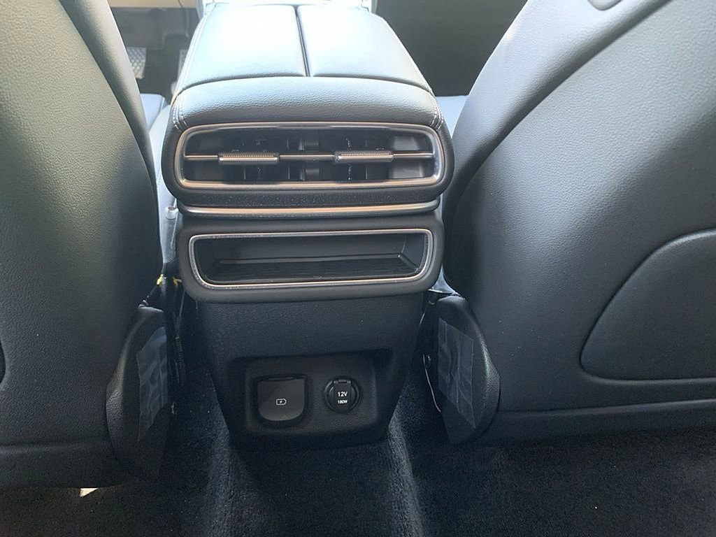 Used 2025 Genesis GV80 2.5T Standard image 16