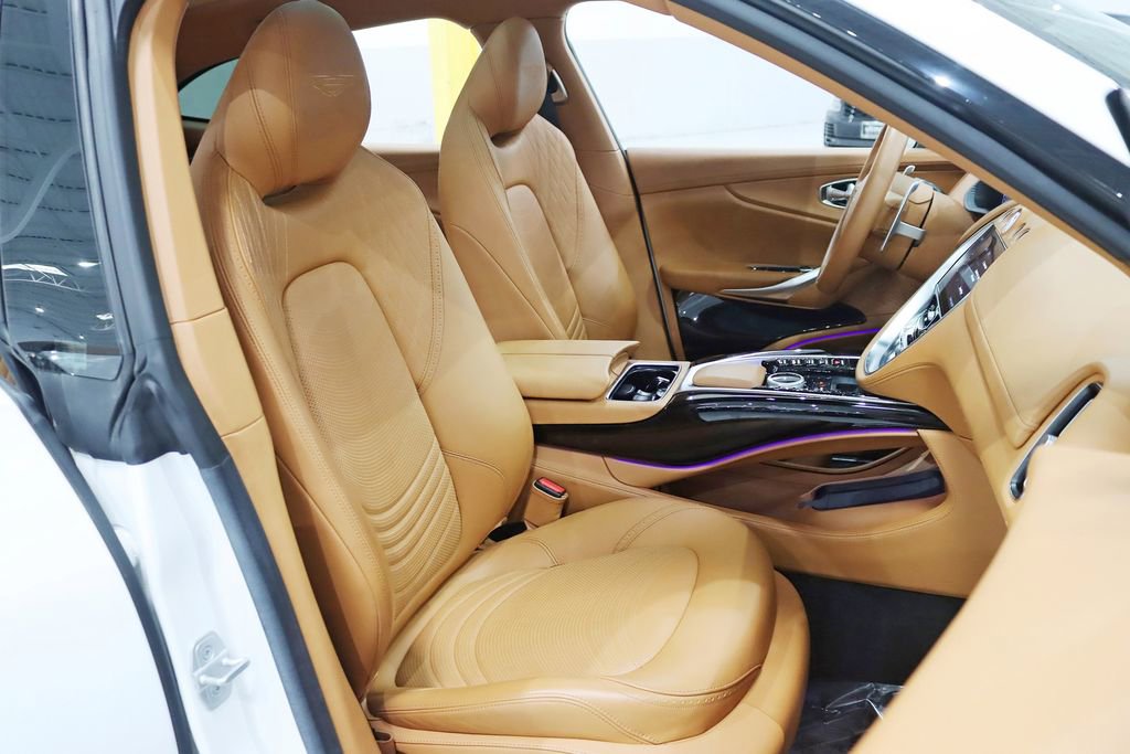 Used 2023 Aston Martin DBX AWD/4WD image 34