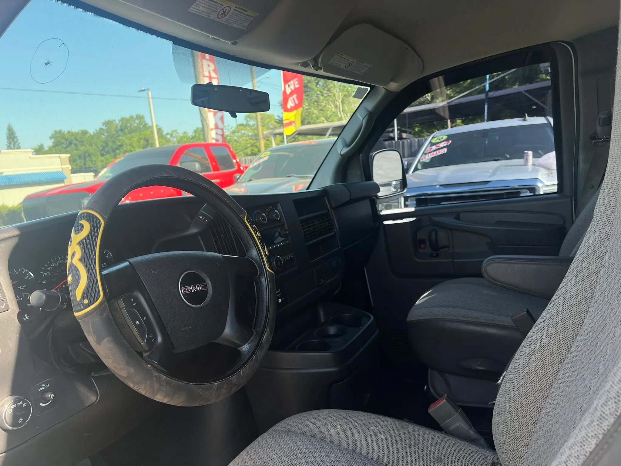 Used 2015 GMC Savana 2500 RWD image 9