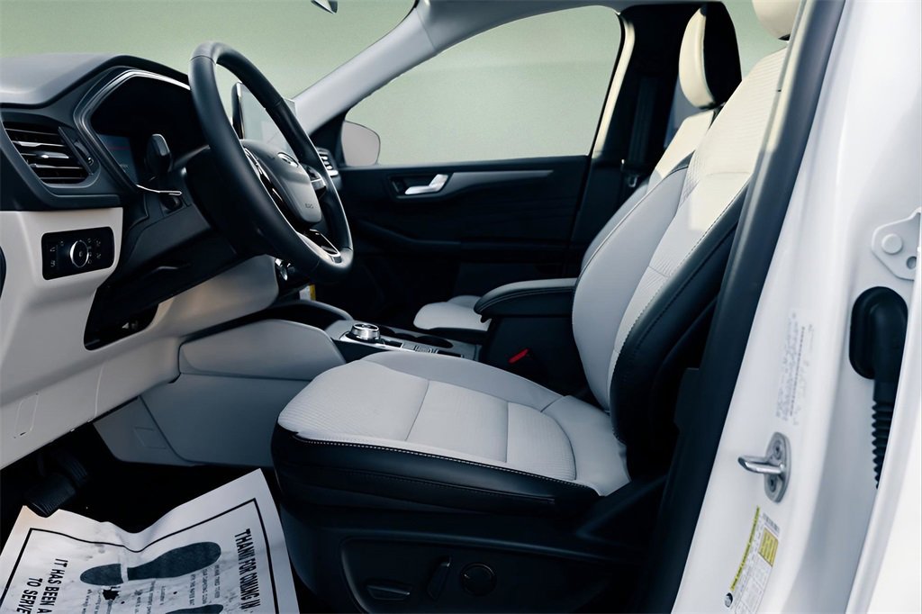 Certified 2024 Ford Escape SE image 12