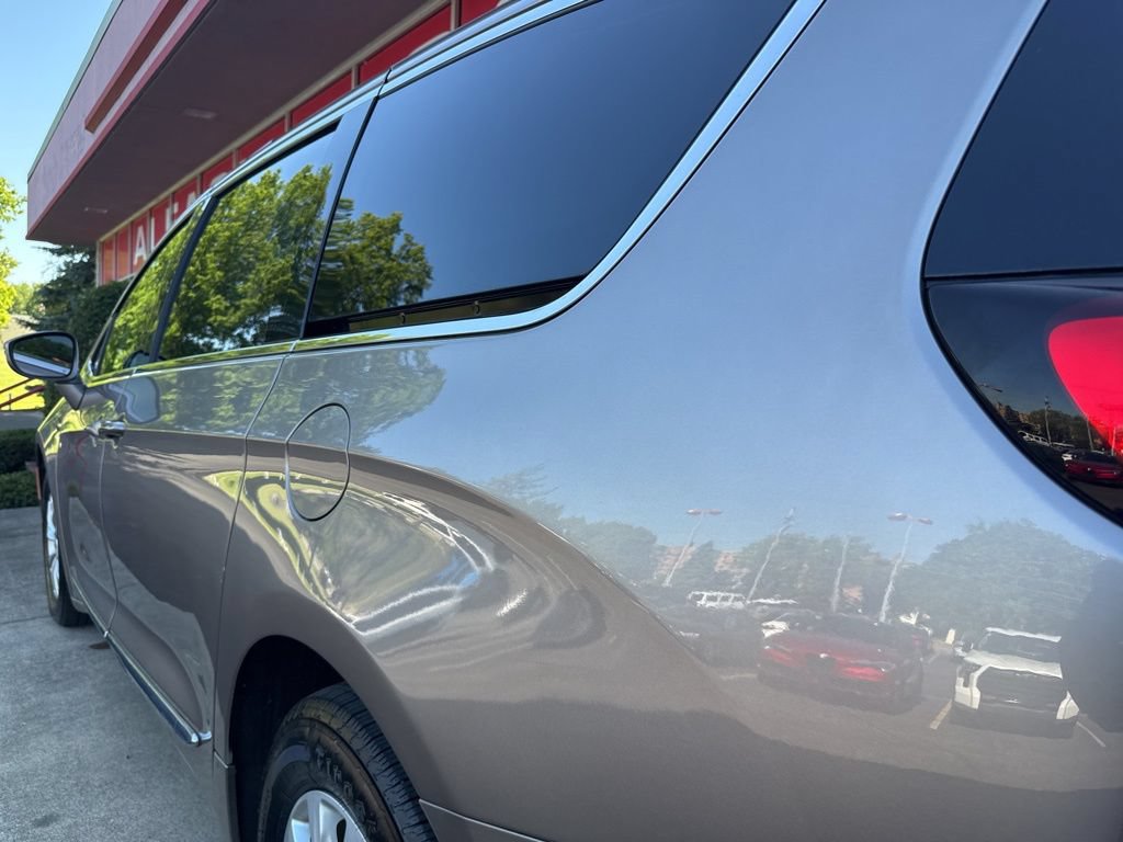 Used 2017 Chrysler Pacifica Touring-L FWD image 13