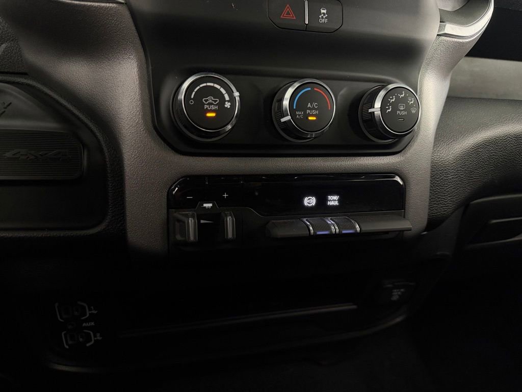 Used 2023 RAM 2500 Big Horn w/ Cold Weather Group AWD/4WD image 14